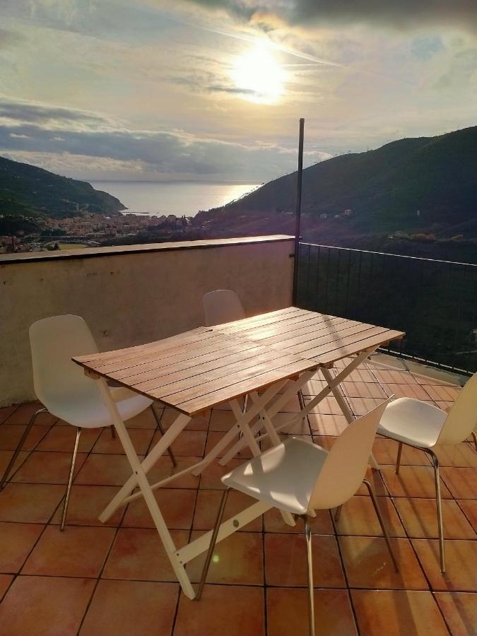 Trilocale In Dimora Tipica Montale (Liguria) Exterior foto